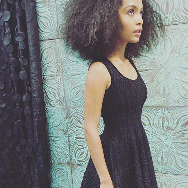 Black Girl Magic: Yara Shahidi Took The Best Natural Hair Selfies This Year
